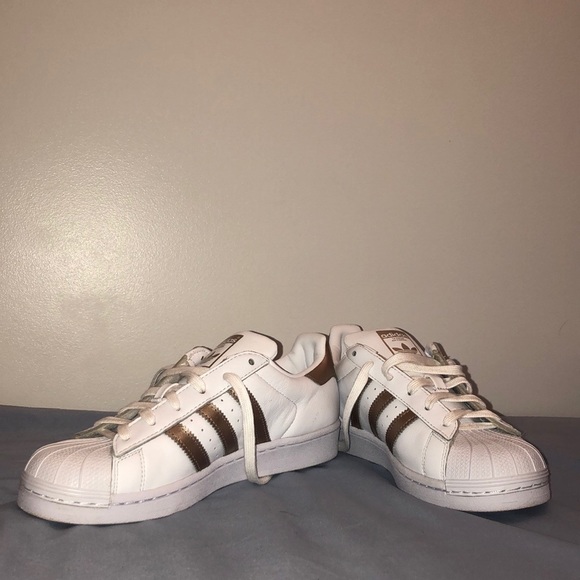 adidas Shoes - Size 6.5 women’s adidas shoe